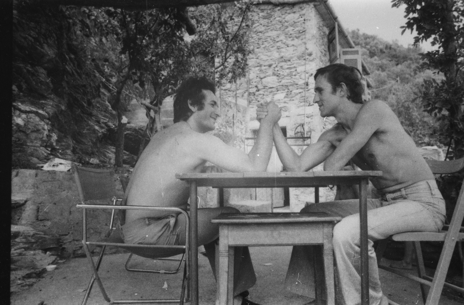 Alighiero Boetti and Salvo, Vernazza, 1969 (Foto: Anne Marie Sauzeau)
