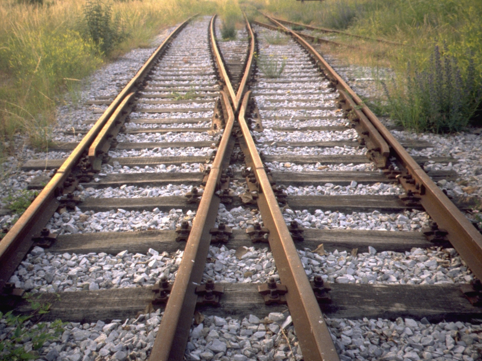 Two tracks crossing (Photo: Barbara Fässler)