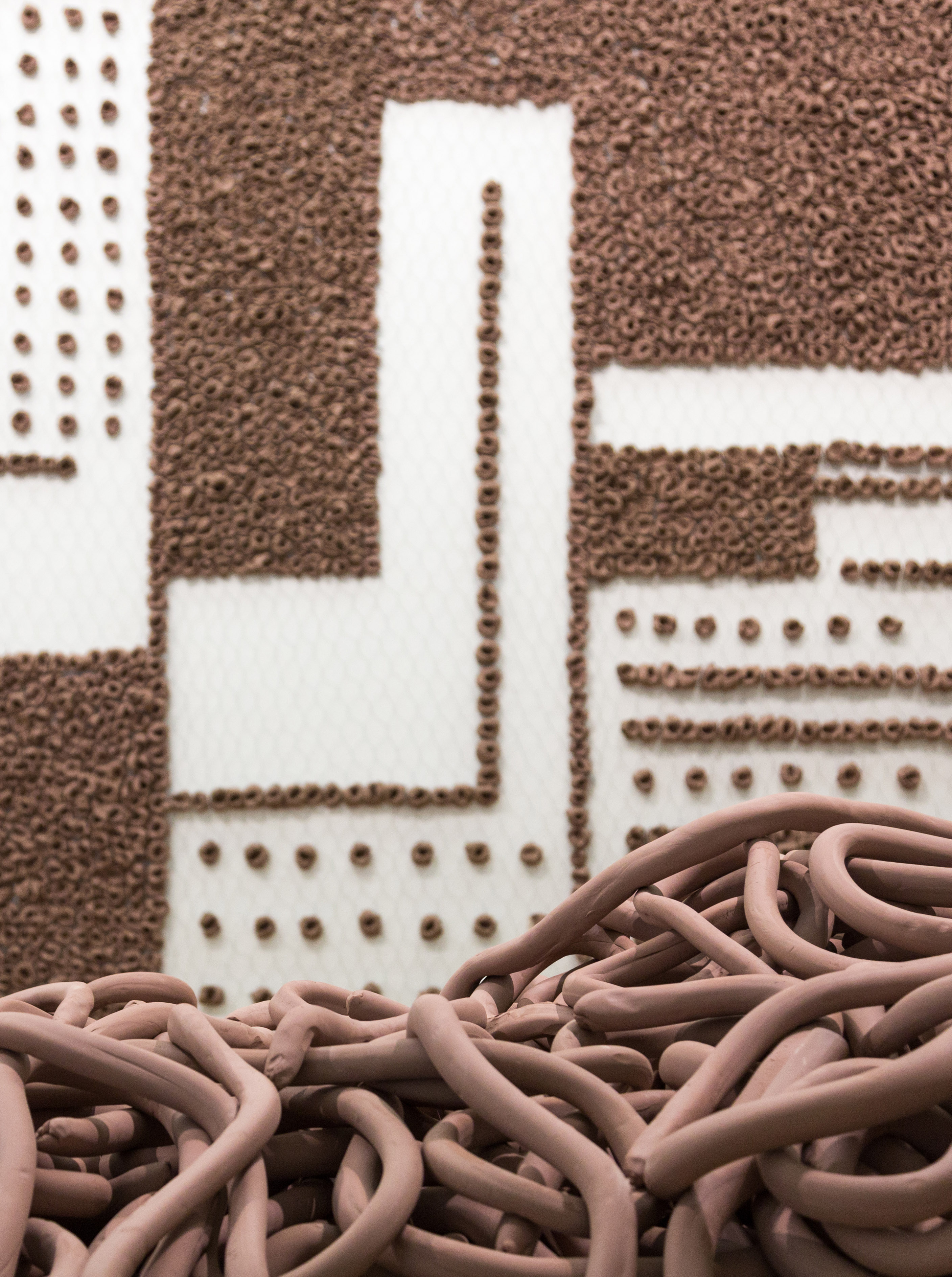 Anna Maria Maiolino, vista dell’installazione al PAC Milano, <Finora>, dalla serie Terra Modellata, 2019, Installazione site-specific, Courtesy dell’artista. Foto: Nico Covre, Vulcano