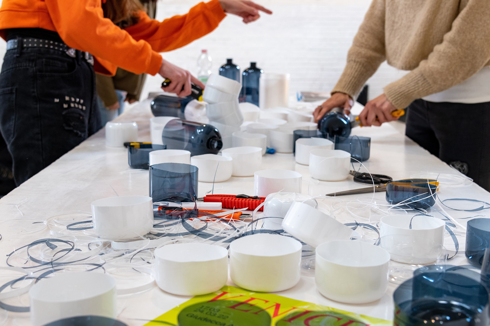 Enrica Borghi, workshop <Venezia Waste Value> all’associazione culturale CREA con studenti dell’Accademia di Belle Arti di Venezia 
