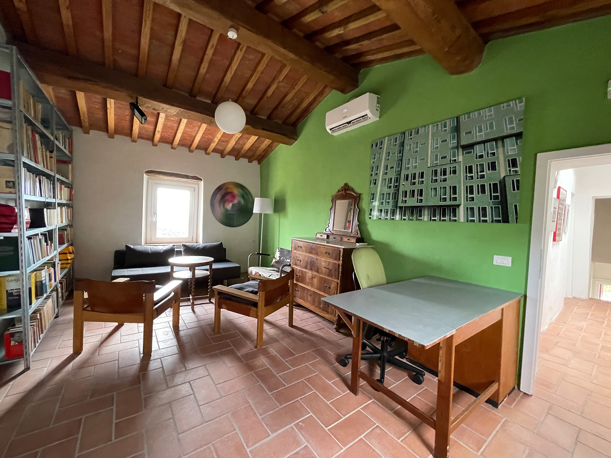 Podere Buriano, the green room. Design and photo © Barbara Fässler