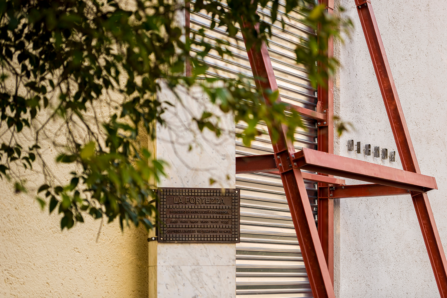 Dries Verhoeven, The Fortress, 2026, Installationsansicht Biennale Venedig. Foto: Willem Popelier